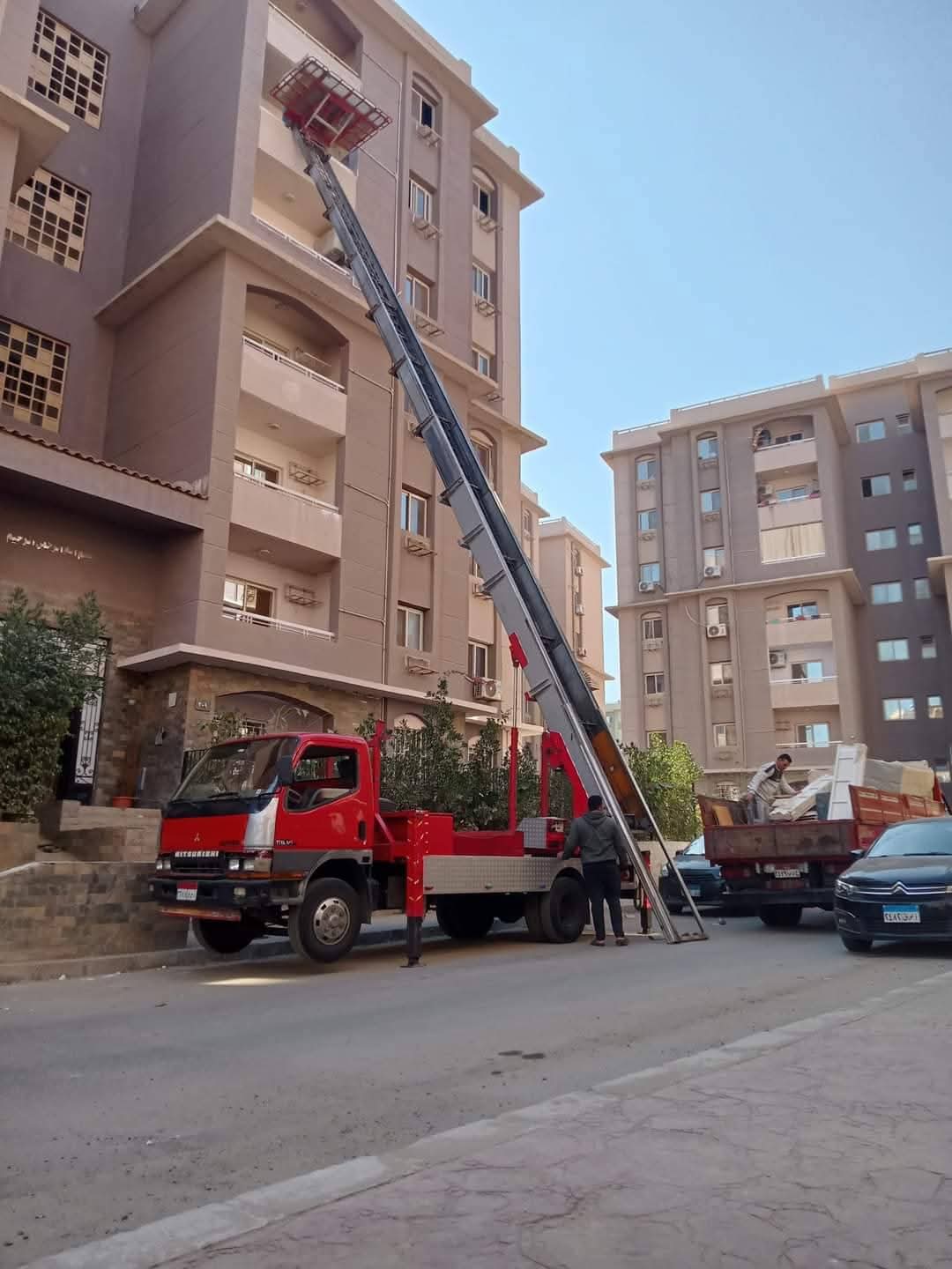 رفع للأدوار العالية - شركة الياسمين